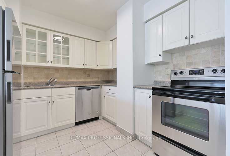 1300 Islington Ave, unit 209 for rent