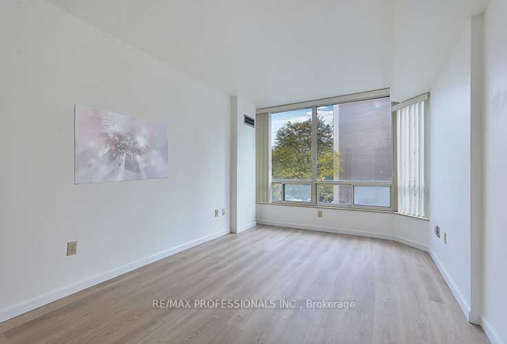 1300 Islington Ave, unit 209 for rent