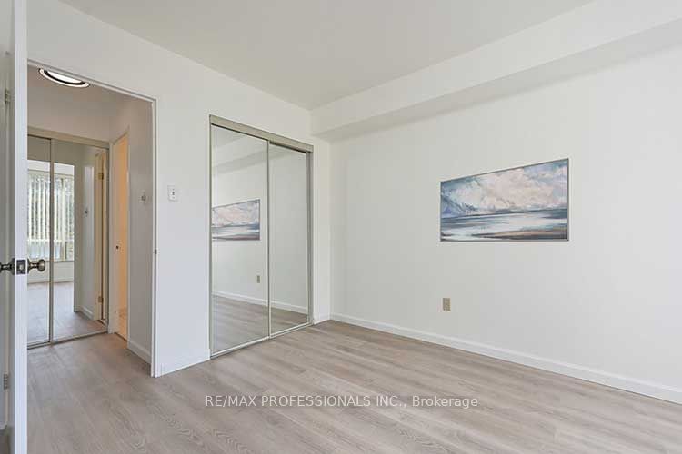 1300 Islington Ave, unit 209 for rent