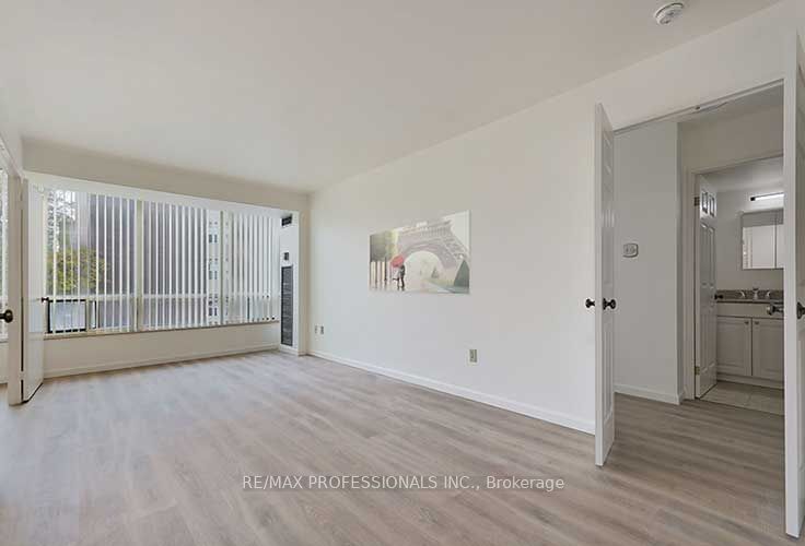 1300 Islington Ave, unit 209 for rent