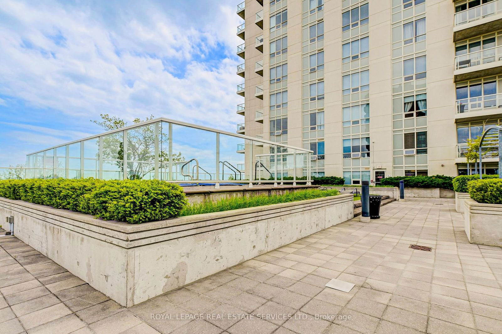 3865 Lake Shore Blvd W, unit 505 for rent