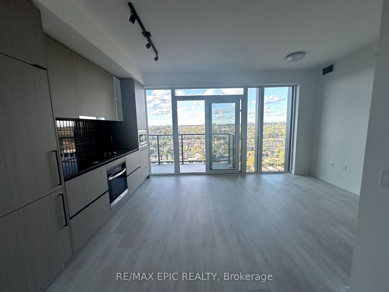 1245 DUPONT St, unit 2107 for rent