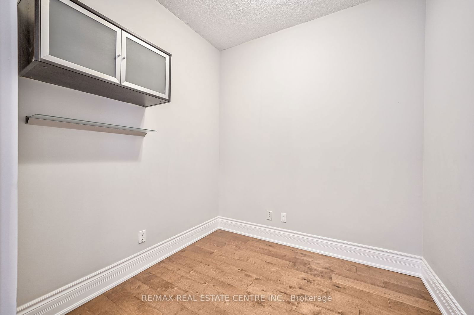 1359 Rathburn Rd E, unit 1604 for rent