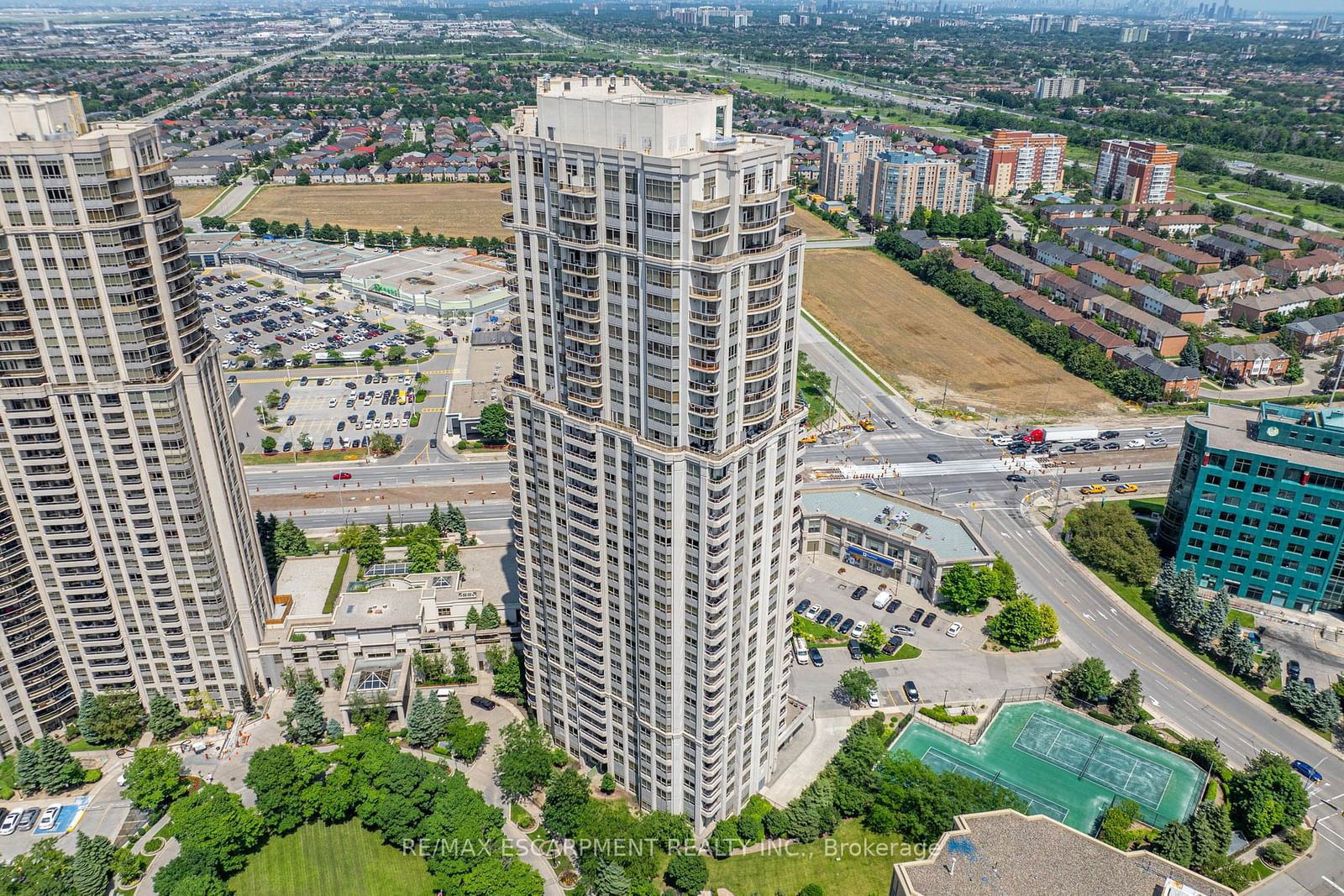 25 Kingsbridge Garden Circ, unit 1021 for sale