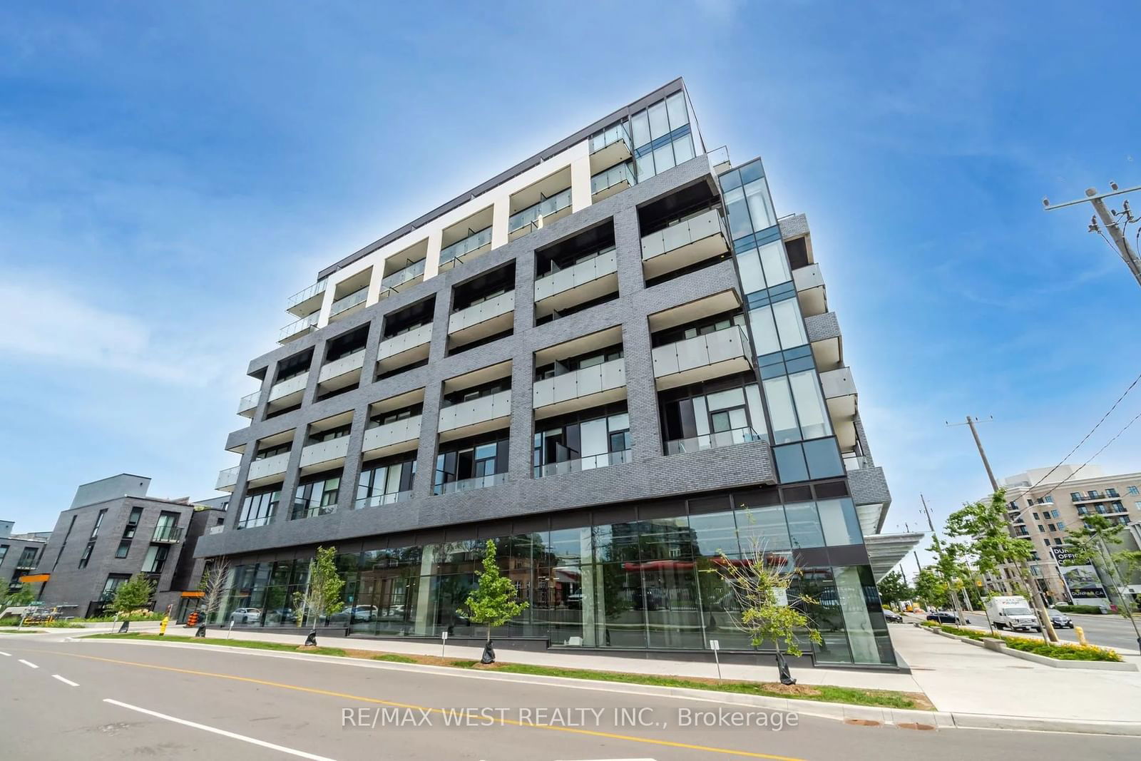 4208 Dundas St W, unit 817 for rent