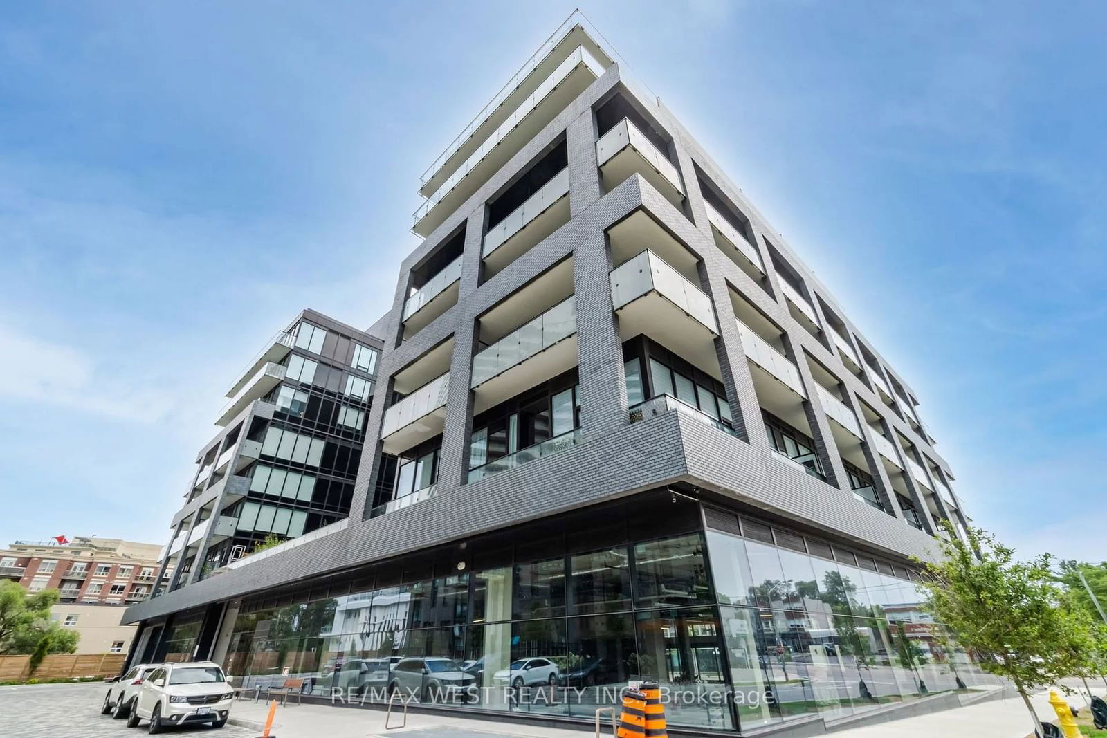 4208 Dundas St W, unit 817 for rent