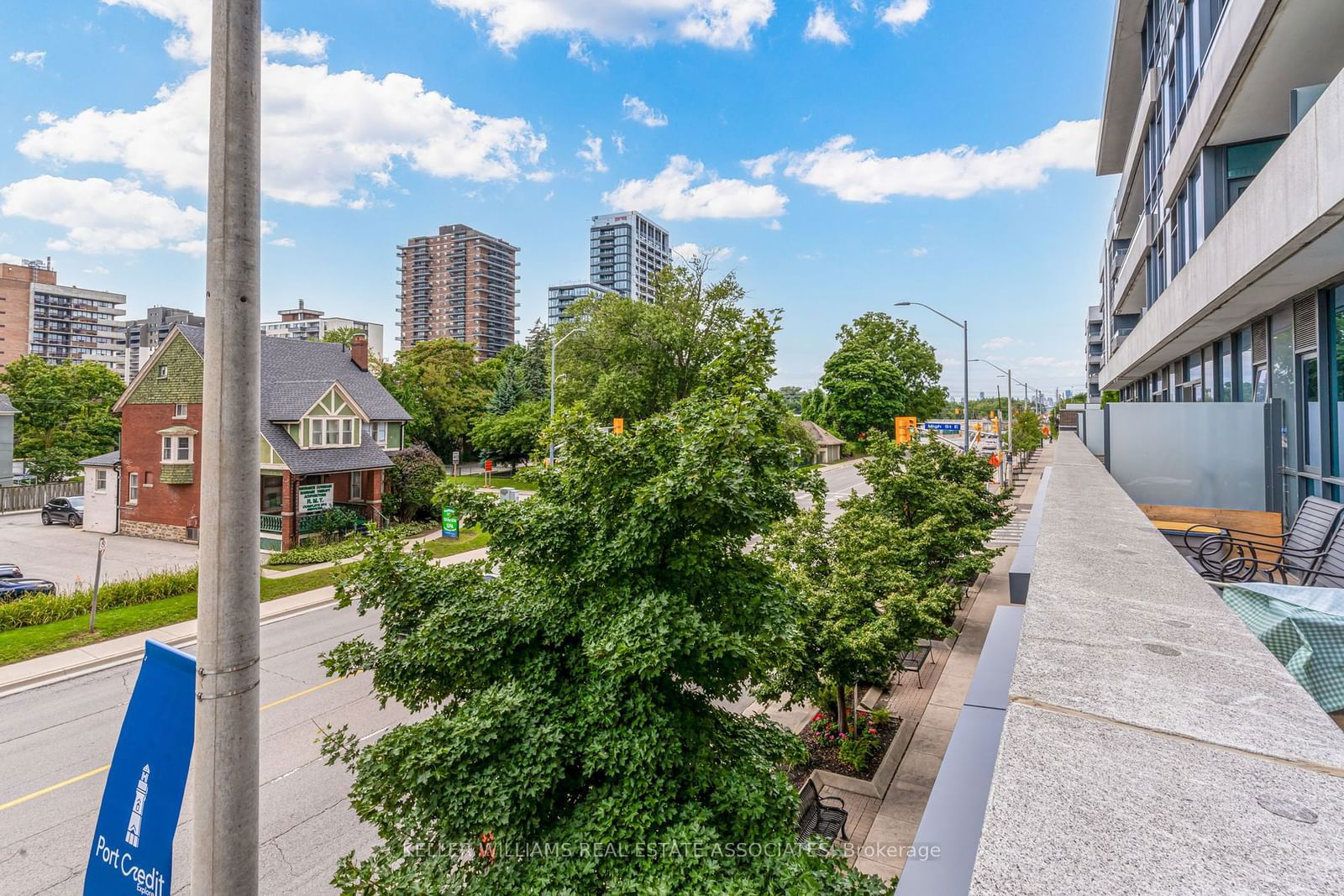 1 Hurontario St, unit 208 for sale