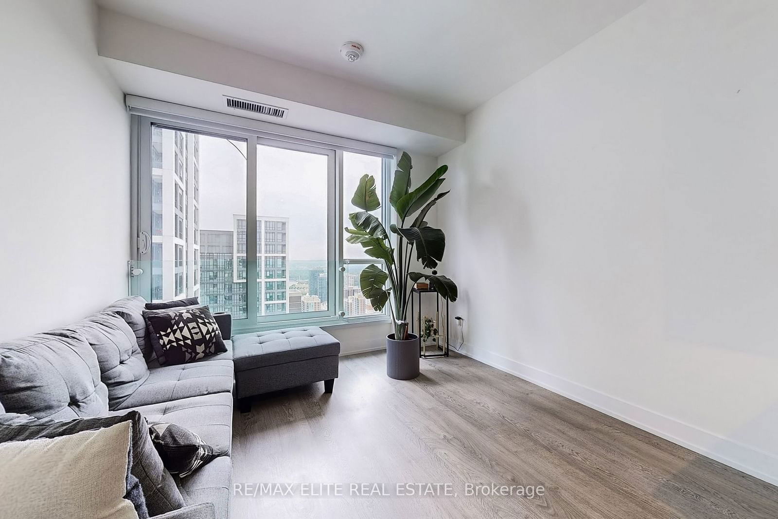 5 Mabelle Ave, unit 3532 for sale