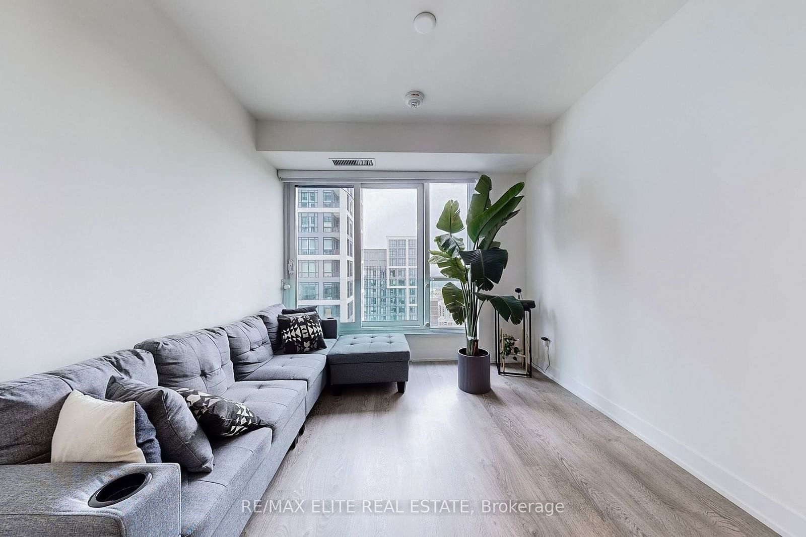 5 Mabelle Ave, unit 3532 for sale