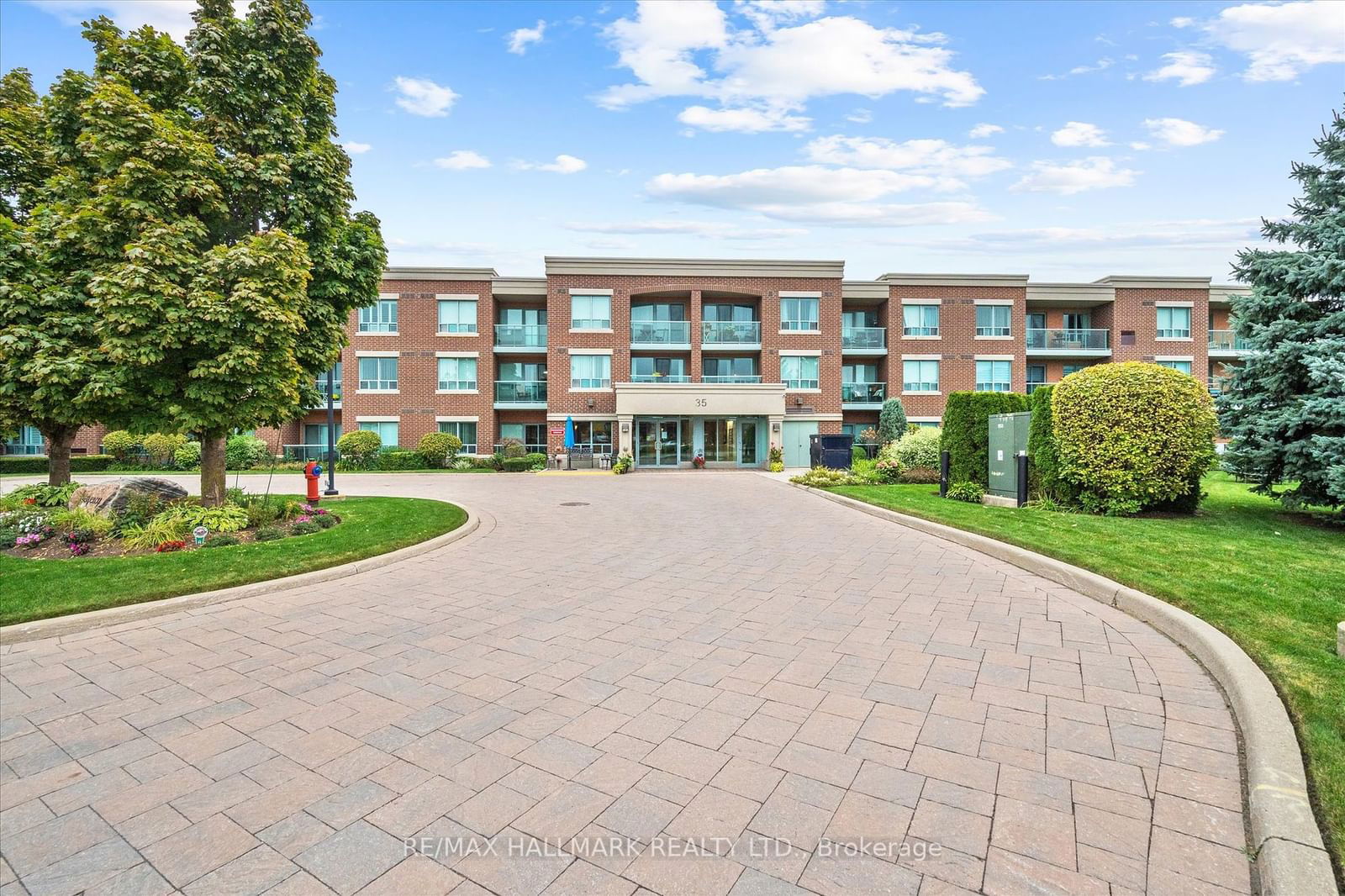 35 Via Rosedale Way, unit 302 for sale