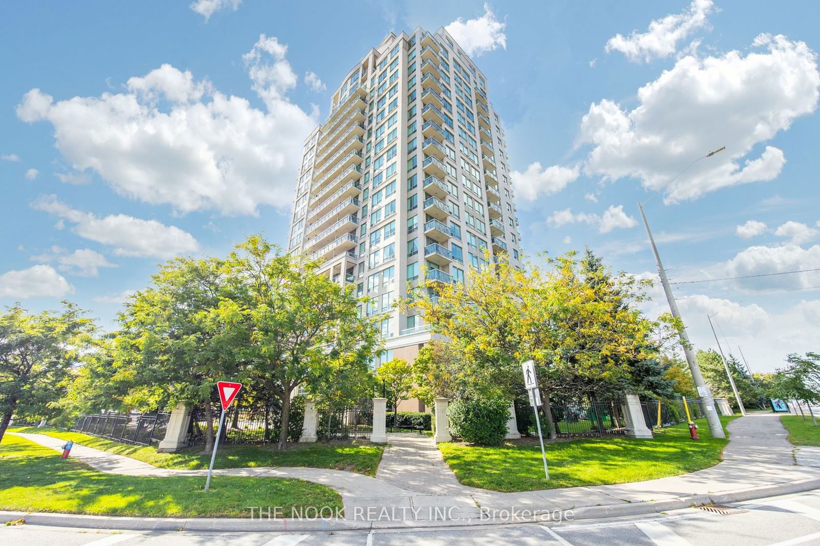 1359 Rathburn Rd E, unit 1101 for sale