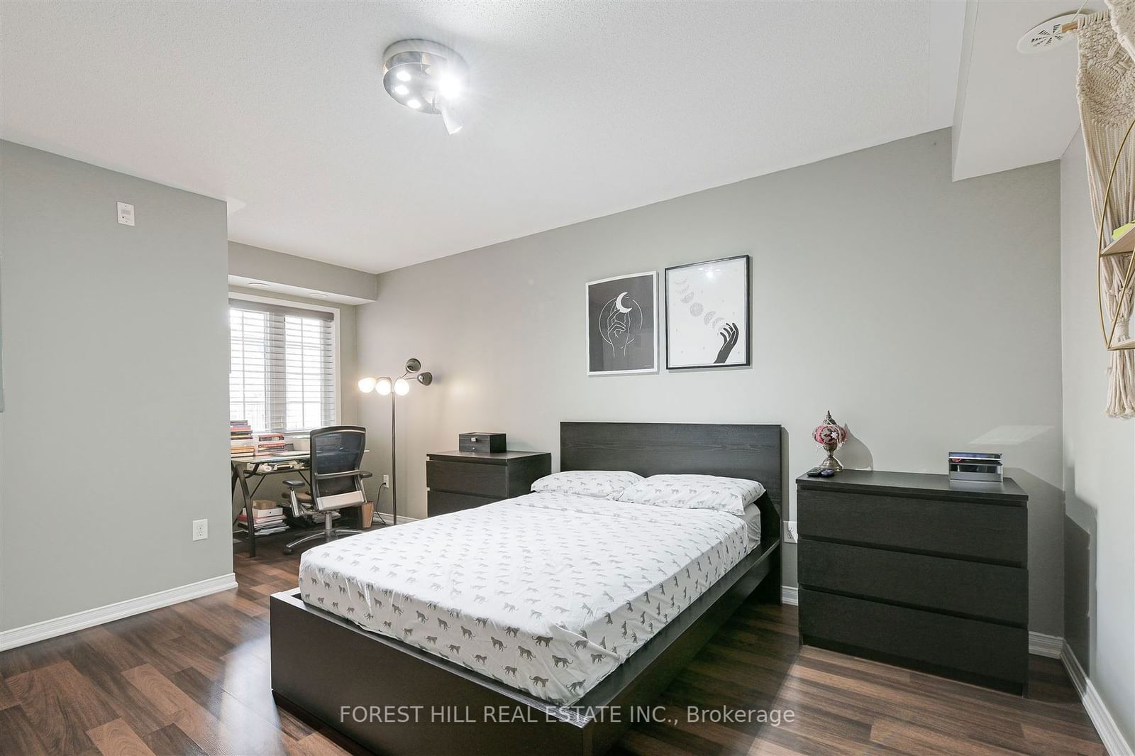 141 Isaac Devins Blvd, unit 6 for sale