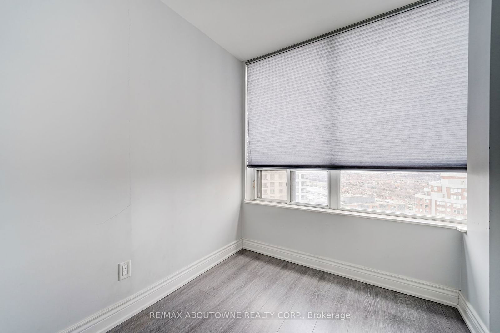 3888 Duke Of York Blvd, unit 2827 for rent