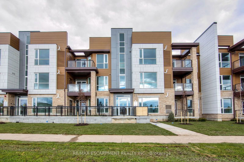 2393 Bronte Rd, unit 203 for rent