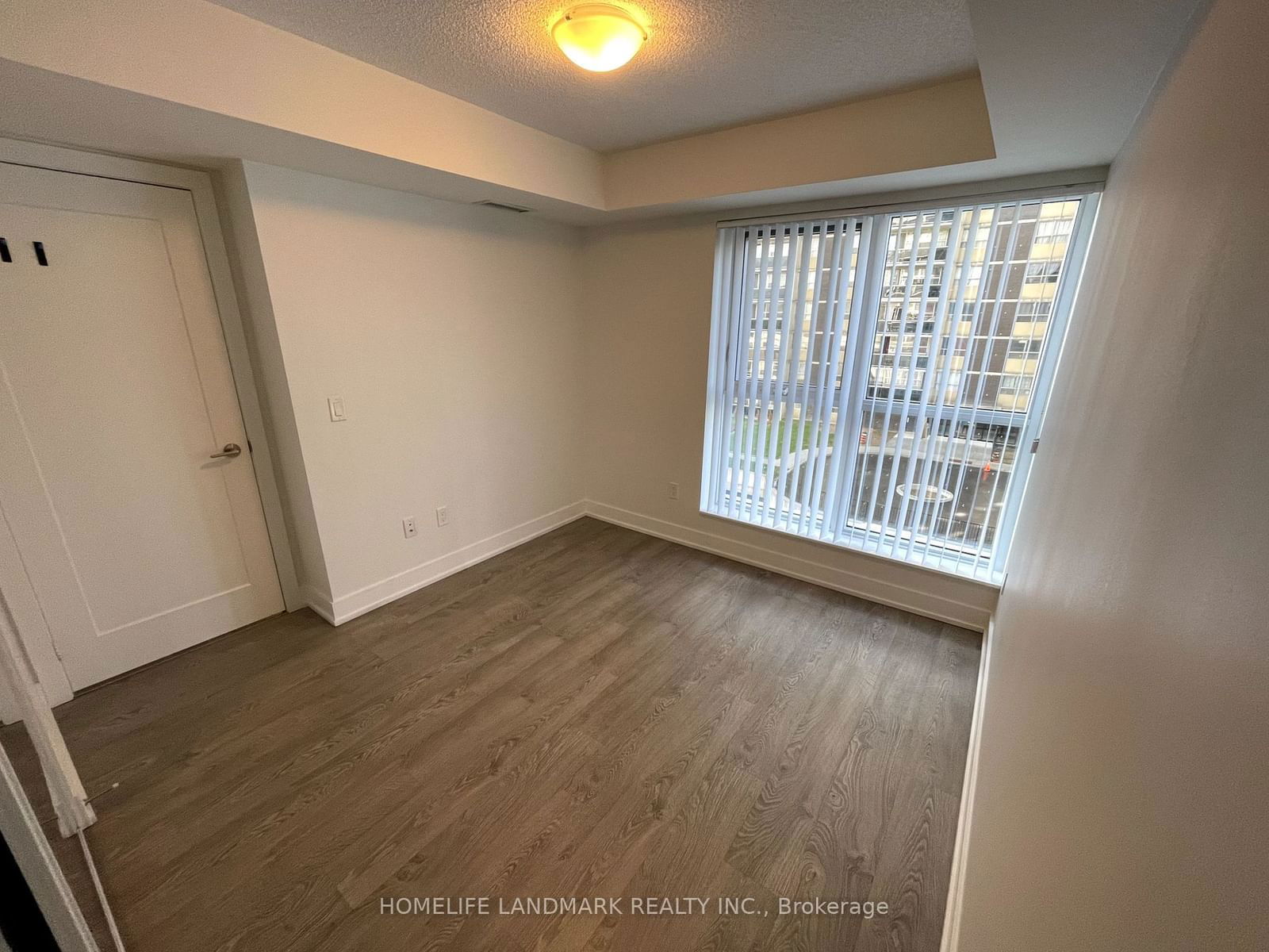 9 Mabelle Ave, unit 325 for rent