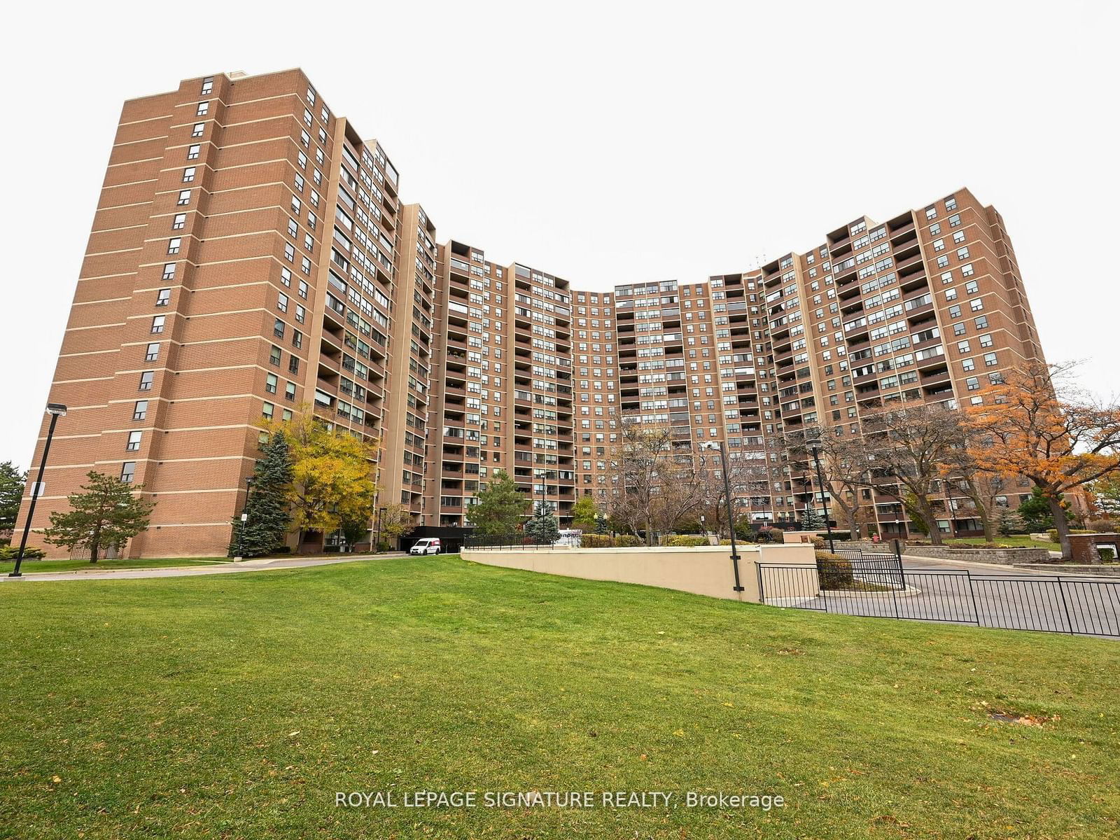 716 The West Mall, unit 1507 for rent