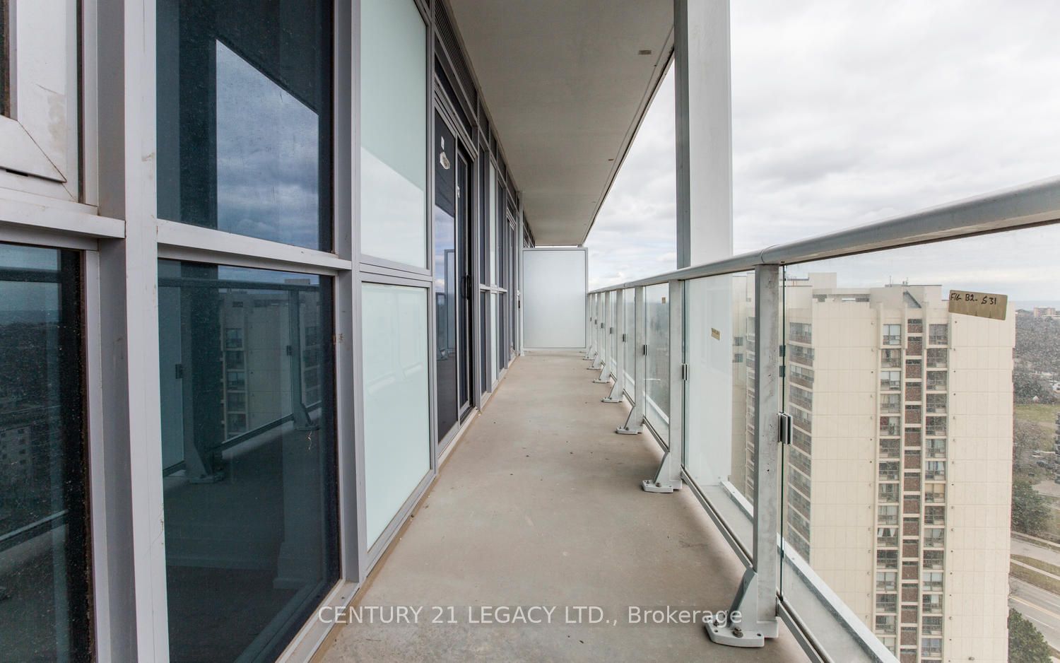 65 Speers Rd, unit 1606 for rent