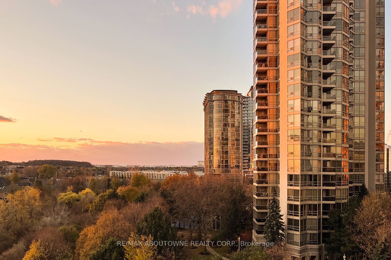 55 Kingsbridge Garden Circ, unit 704 for rent