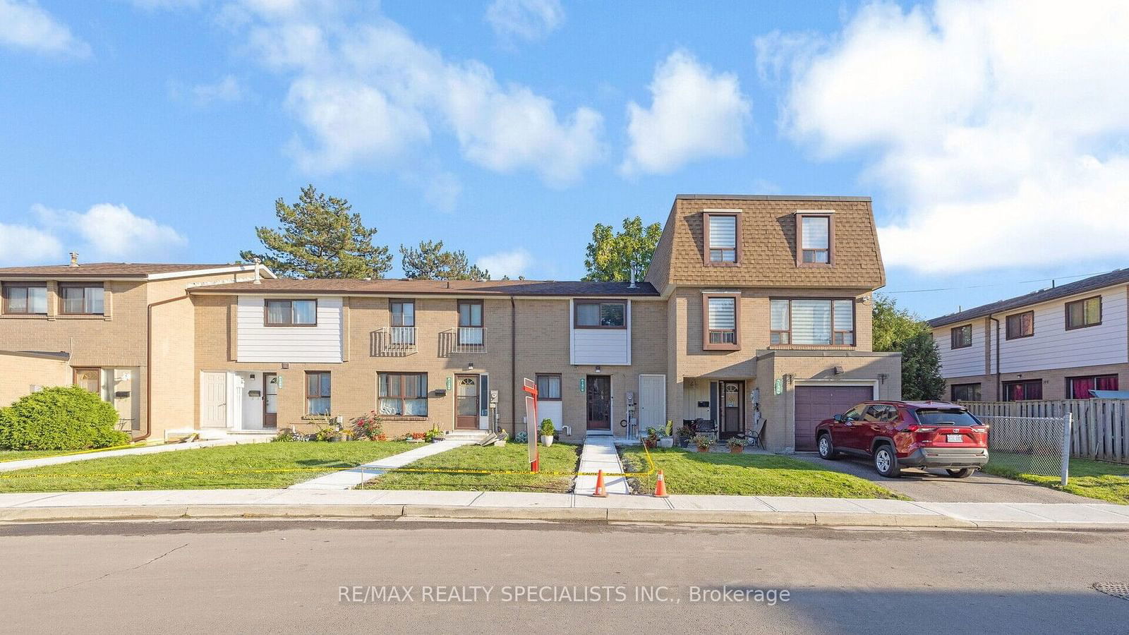 Fleetwood Crescent Townhomes, Brampton, Toronto