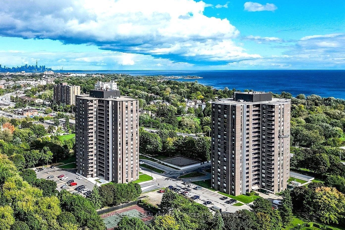 1515 Lakeshore Road East Condos, Mississauga, Toronto