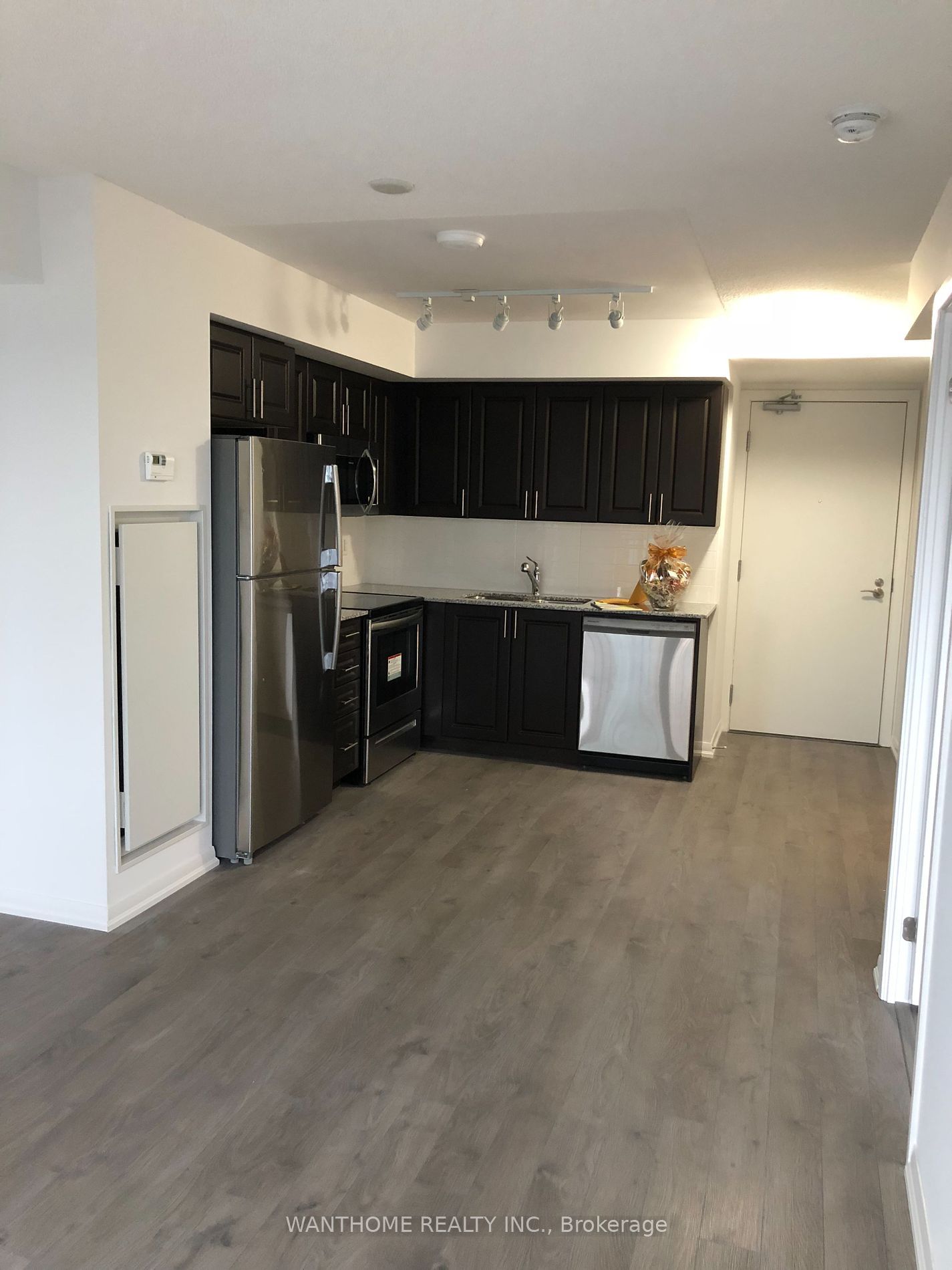 3091 Dufferin St, unit 1210 for rent