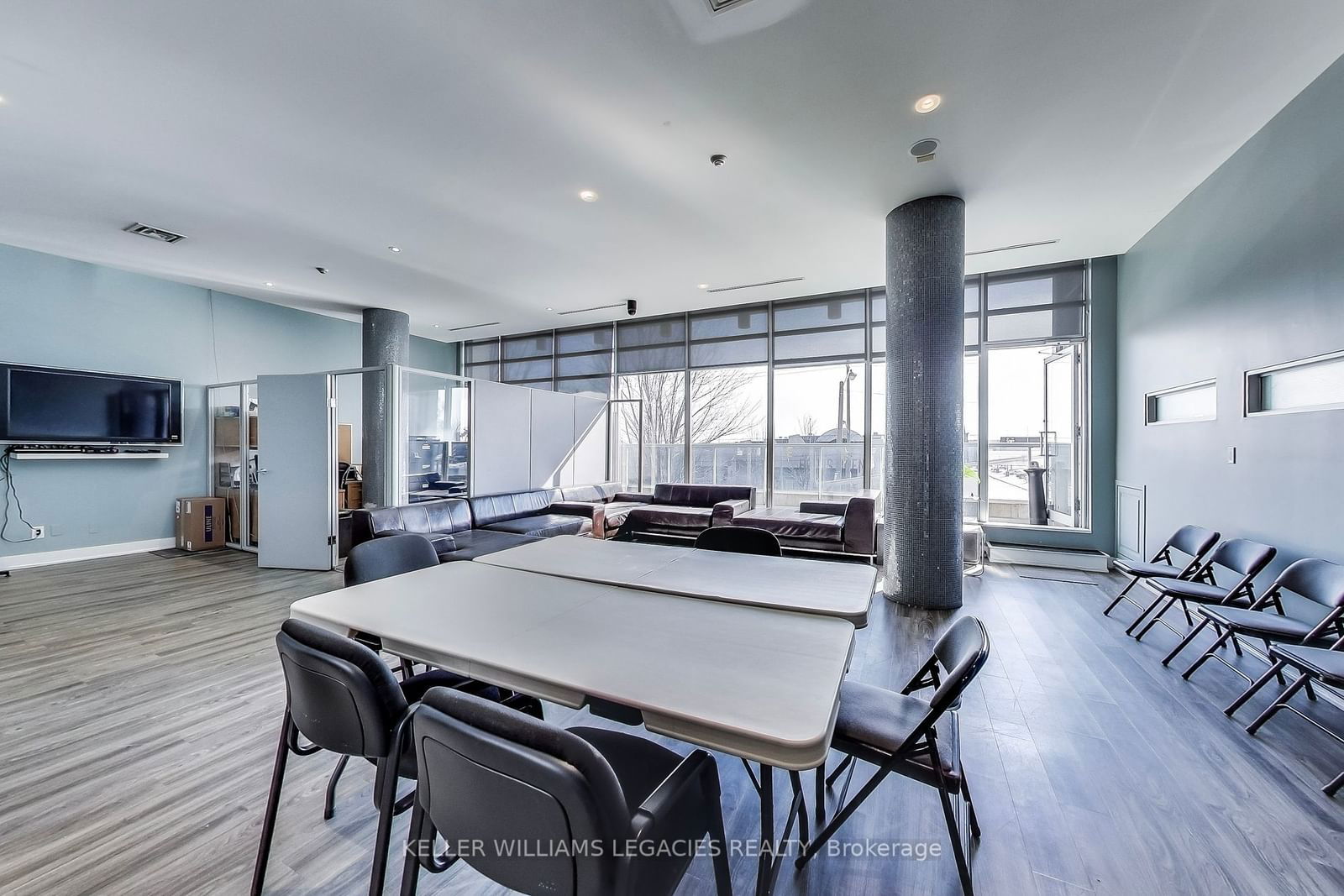 1050 The Queensway, unit 316 for sale