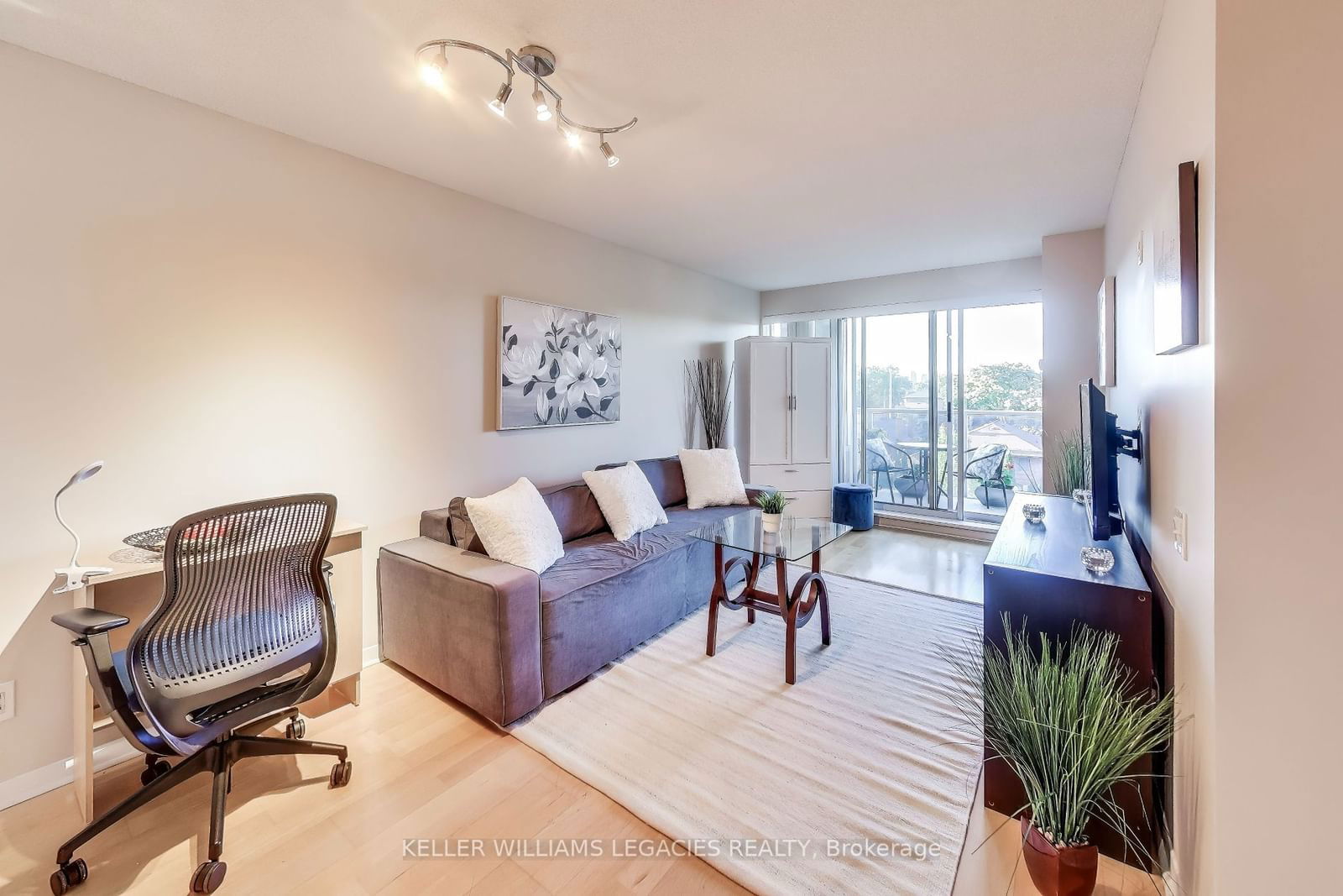 1050 The Queensway, unit 316 for sale