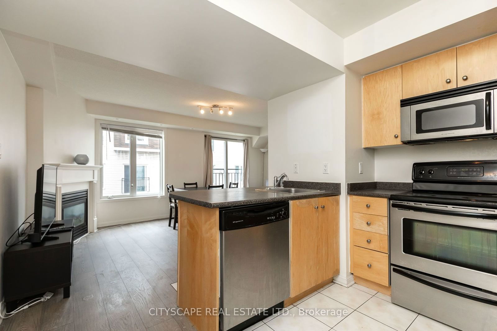 18 Laidlaw St, unit 1019 for rent