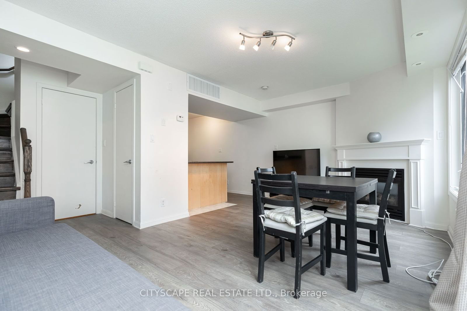 18 Laidlaw St, unit 1019 for rent