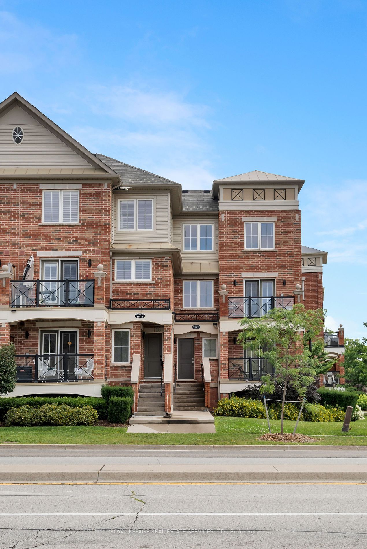 Waterlilies Townhomes, Oakville, Toronto