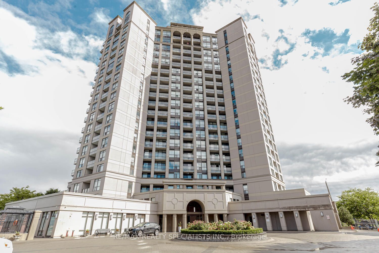 220 Forum Dr, unit 1002 for sale