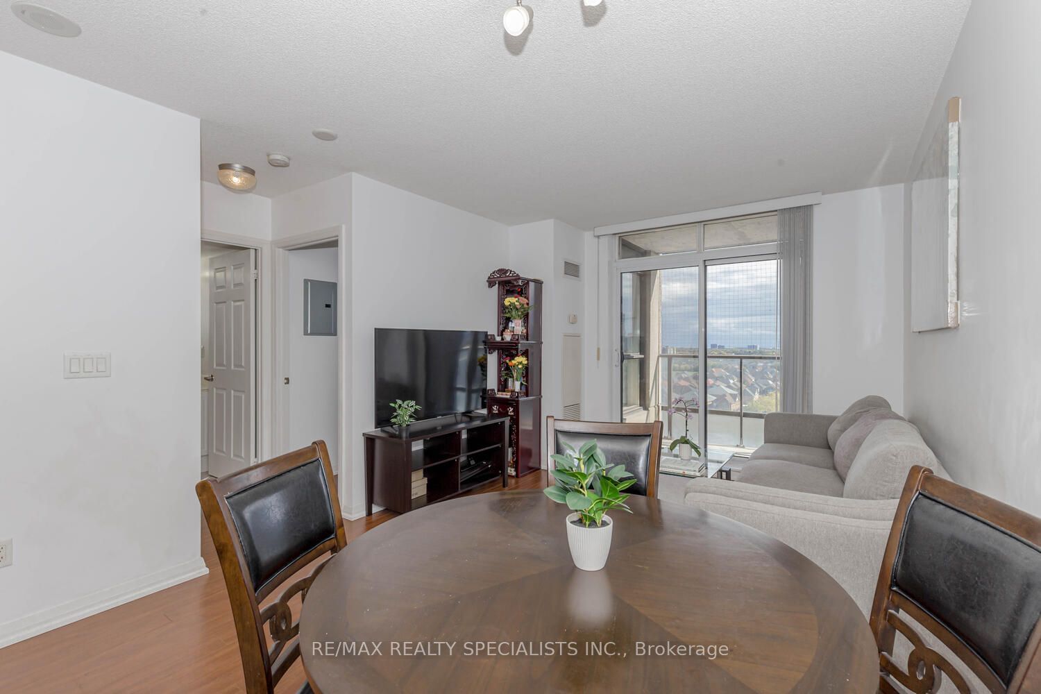 220 Forum Dr, unit 1002 for sale