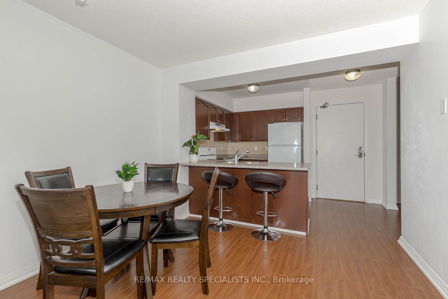 220 Forum Dr, unit 1002 for sale