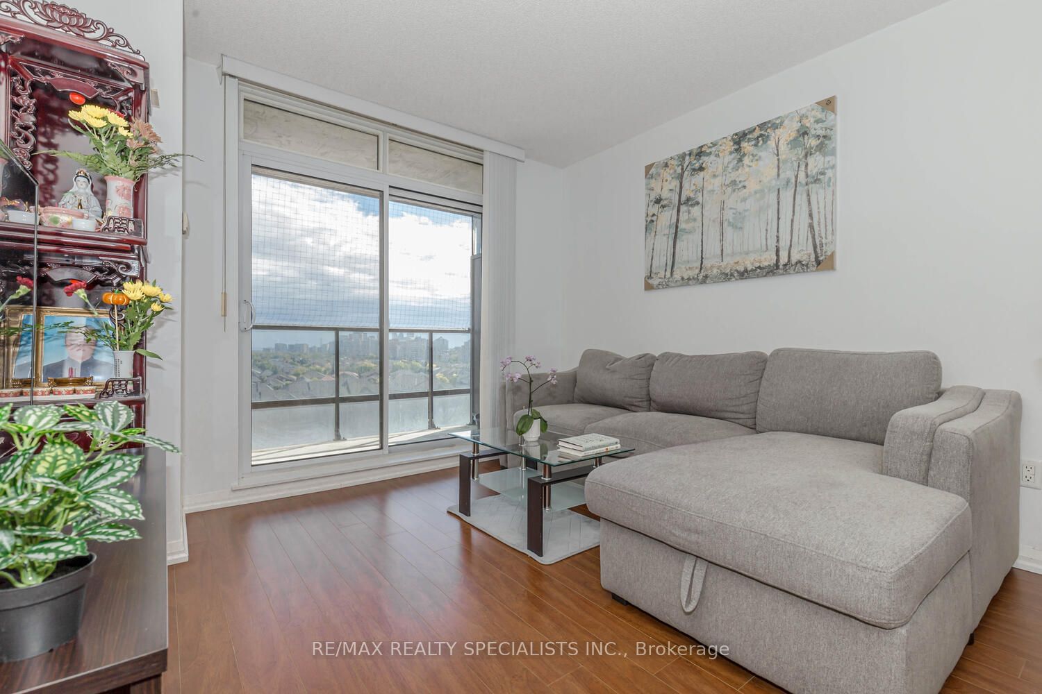 220 Forum Dr, unit 1002 for sale