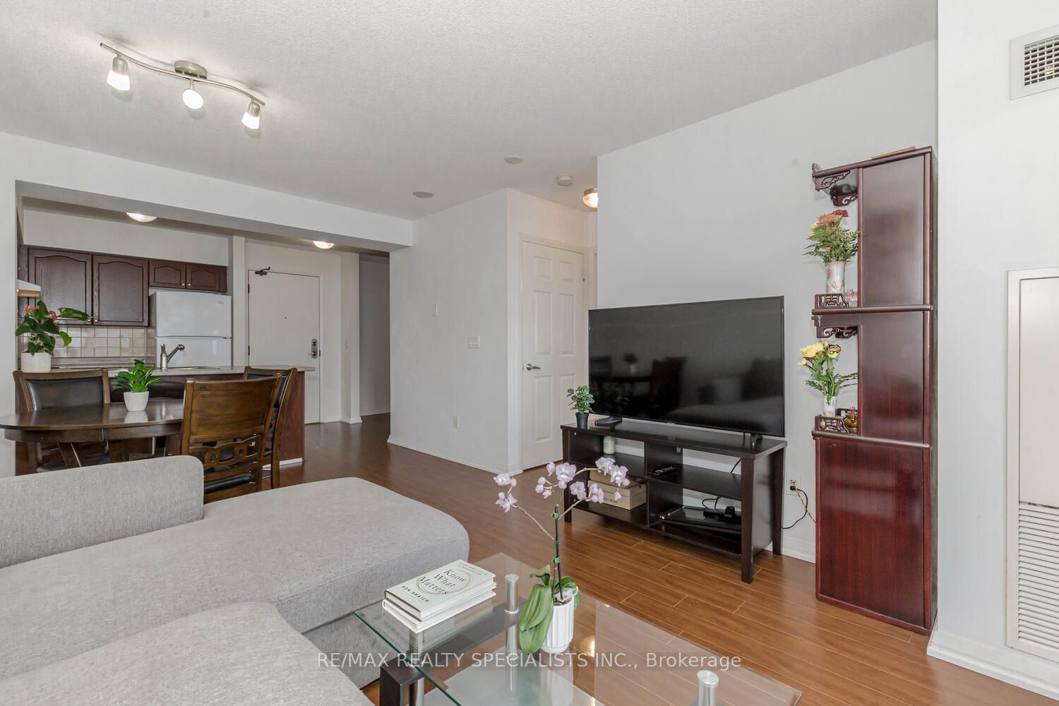 220 Forum Dr, unit 1002 for sale