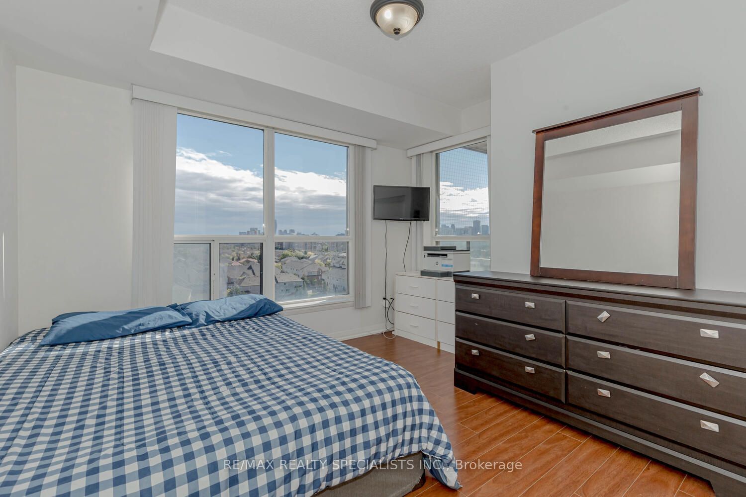 220 Forum Dr, unit 1002 for sale