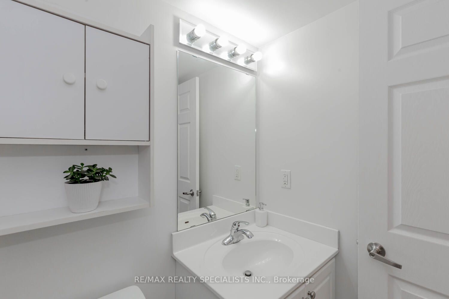 220 Forum Dr, unit 1002 for sale