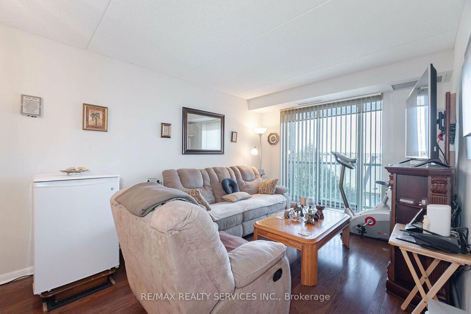 65 Via Rosedale, unit 318 for sale