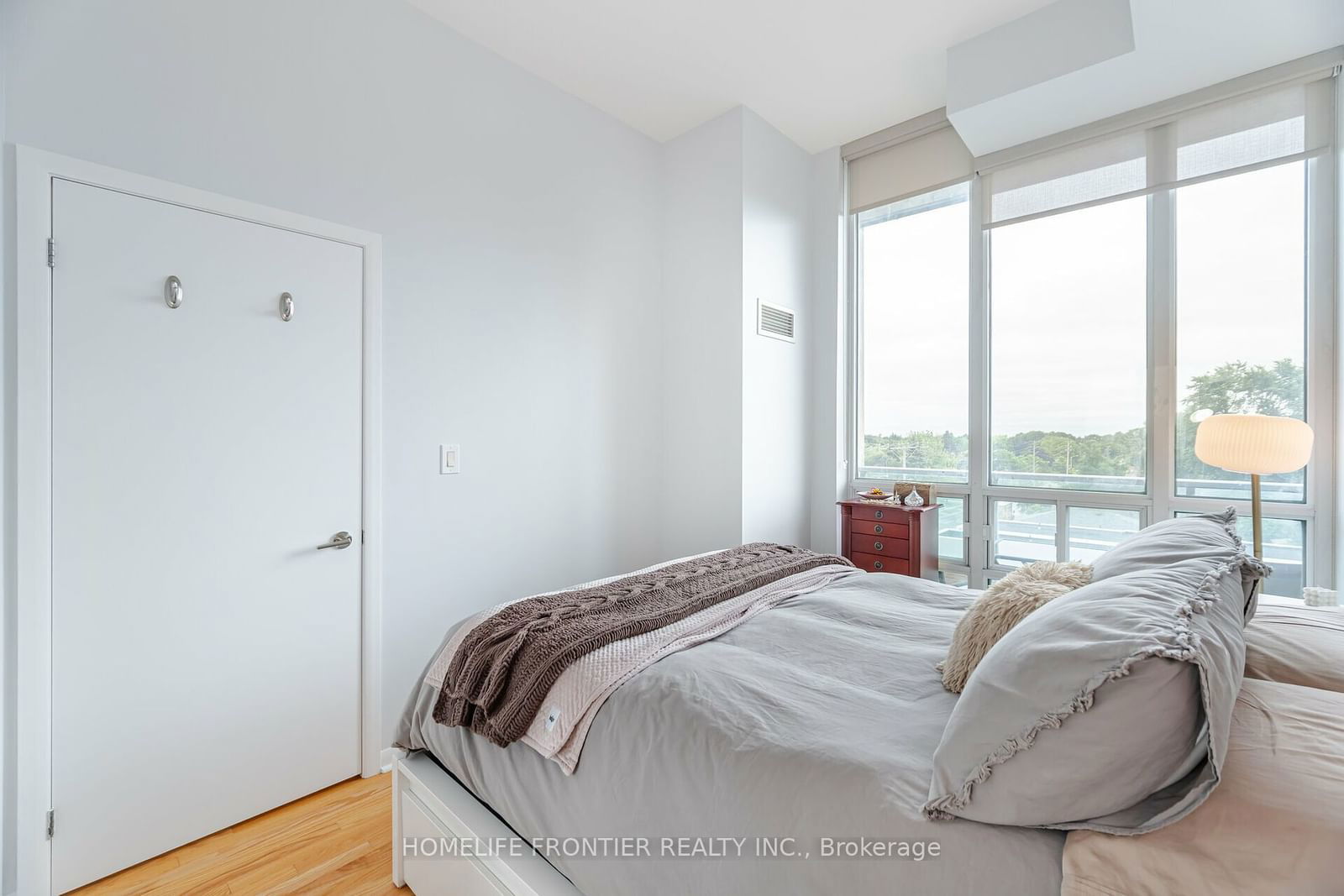 3391 Bloor St W, unit 519 for sale