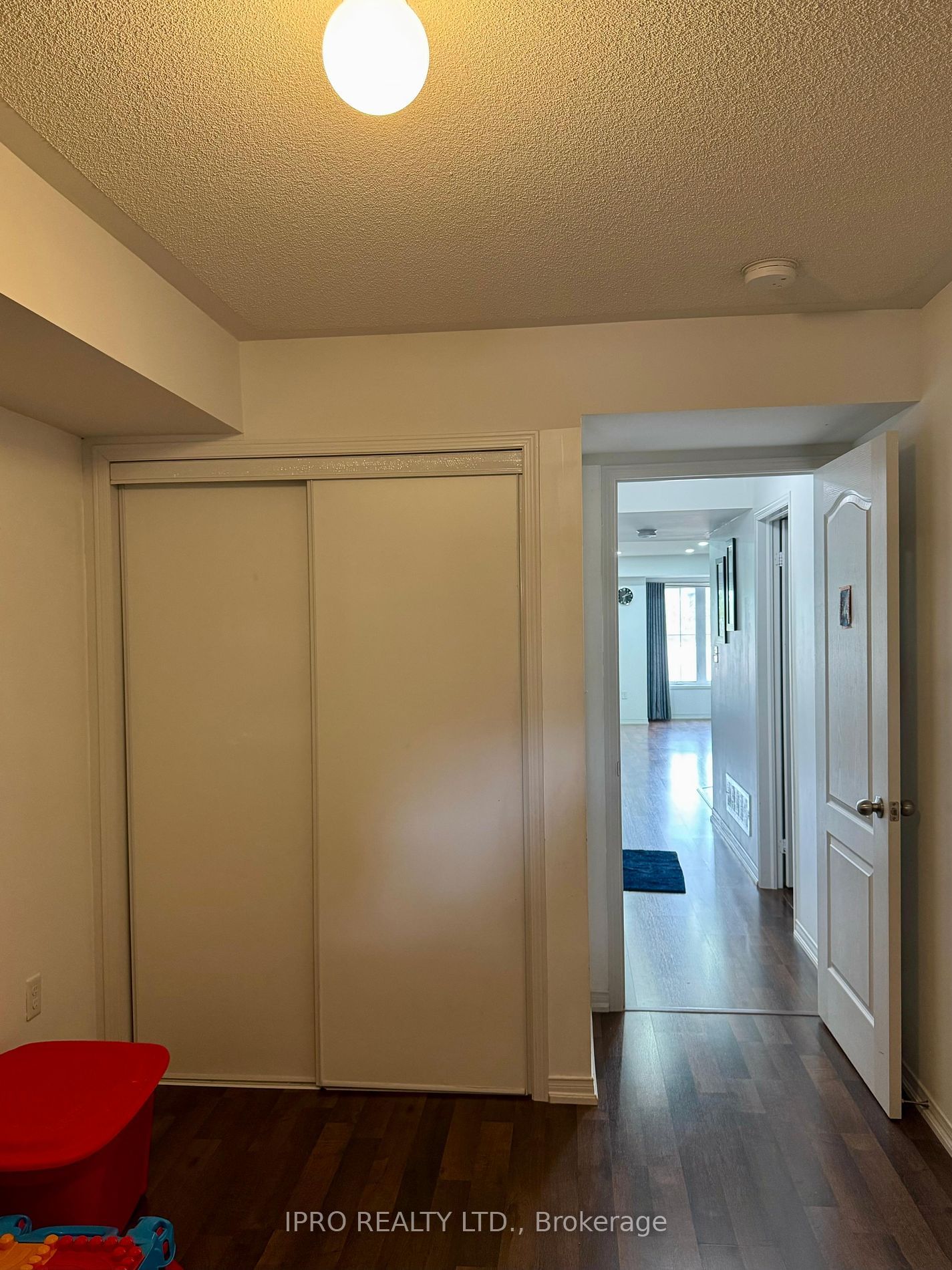 2504 Post Rd, unit 05 for rent