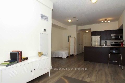 816 Lansdowne Ave, unit L03 for sale