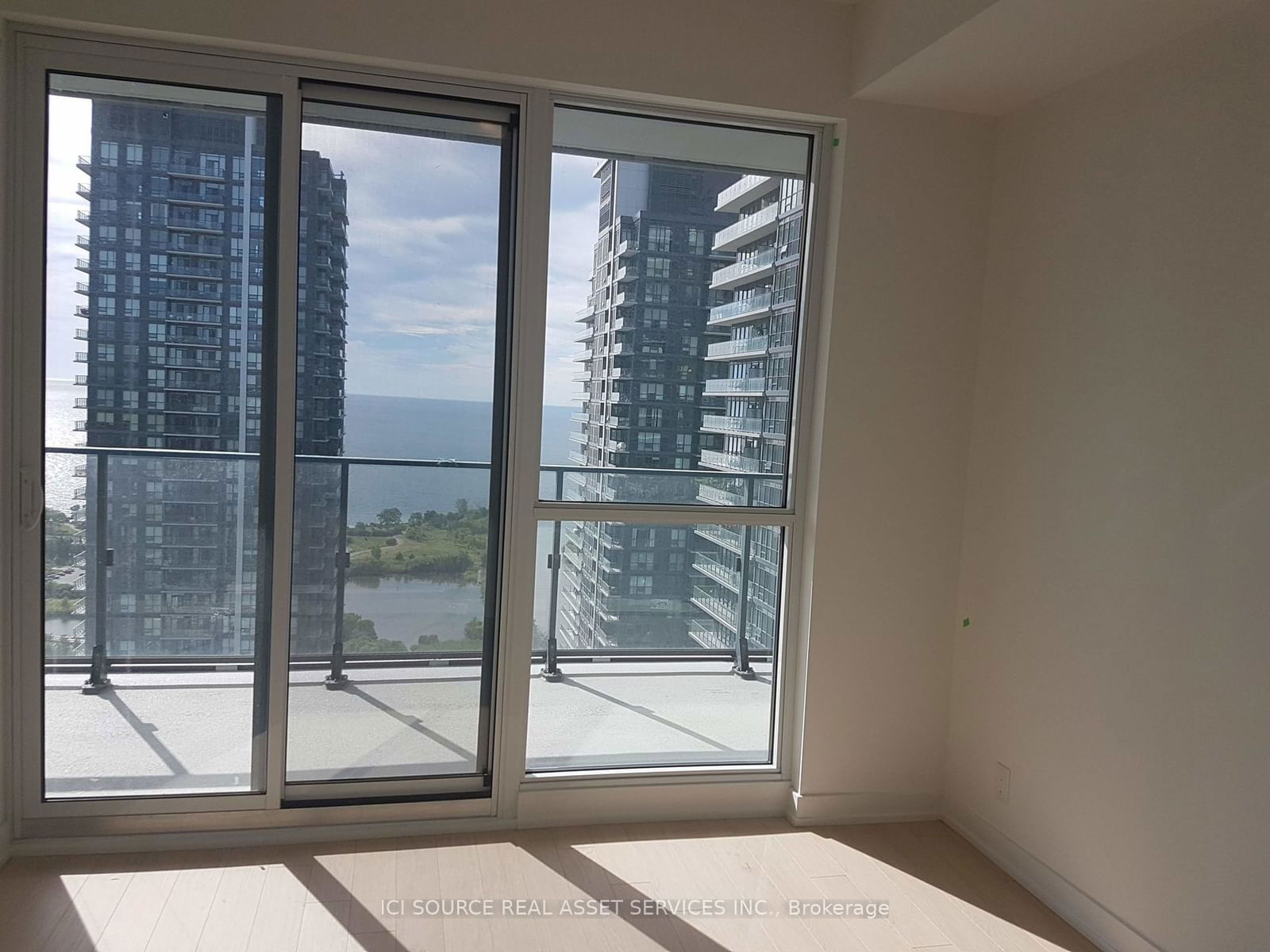 10 Park Lawn Rd, unit 3509 for rent