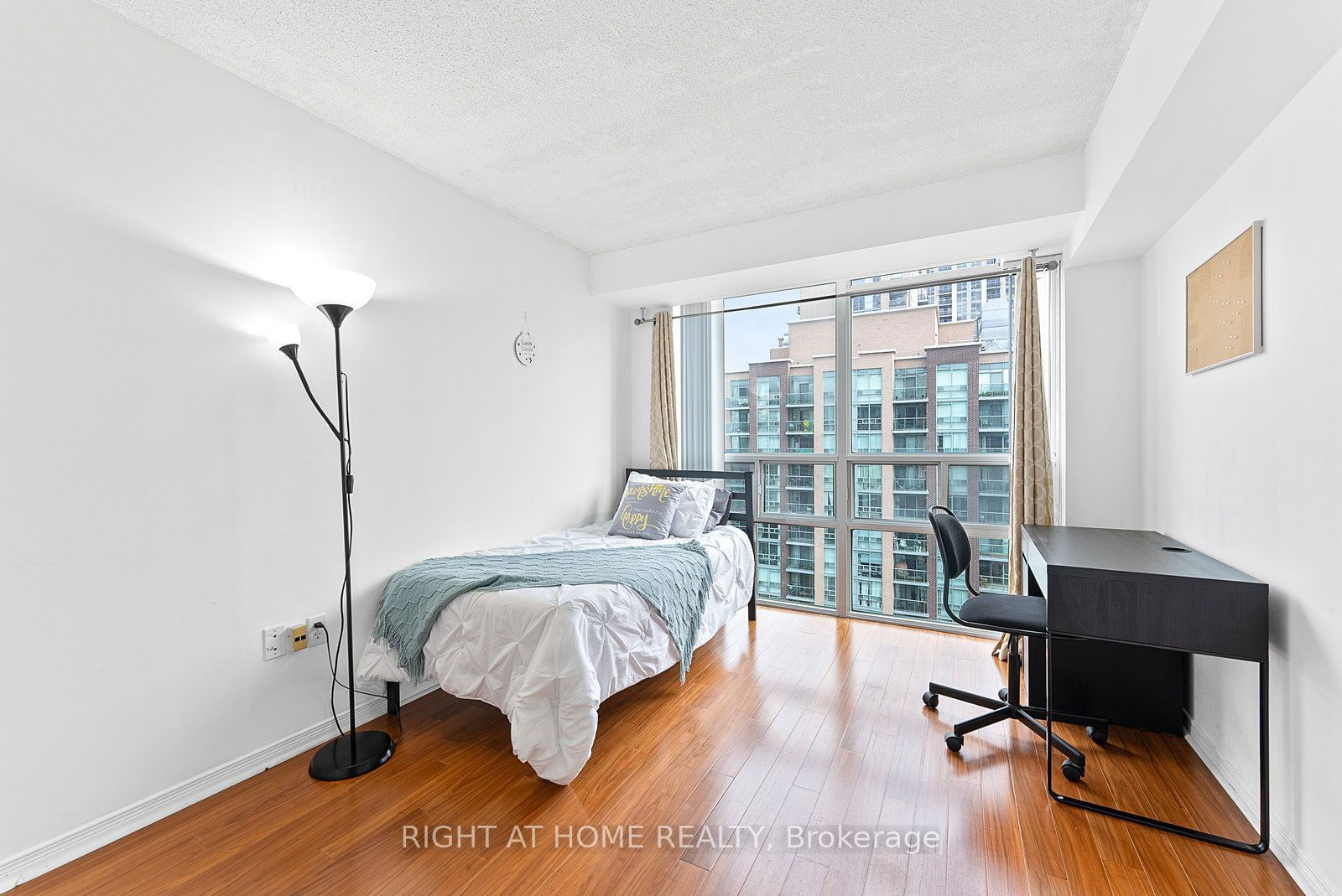 15 Michael Power Pl, unit 1502 for sale