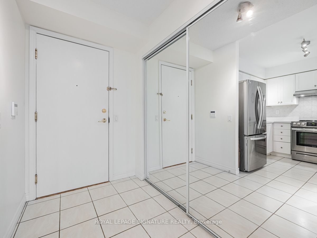 35 Kingsbridge Garden Circ, unit 413 for sale