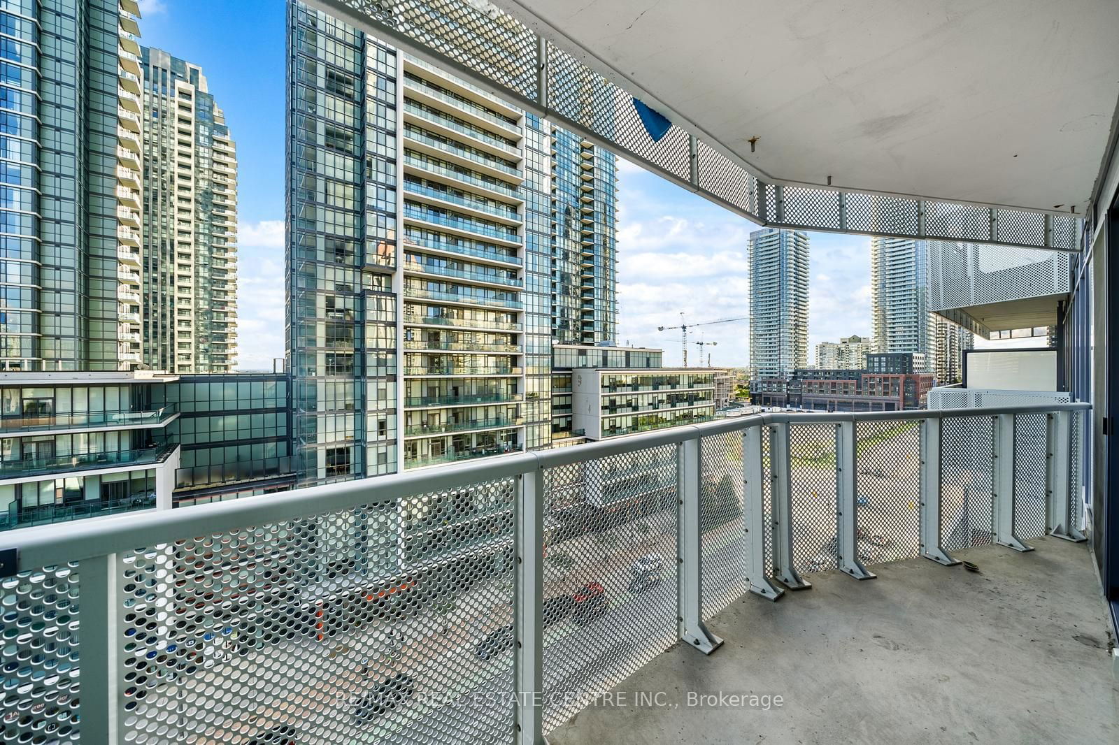 4065 Confederation Pkwy, unit 901 for sale