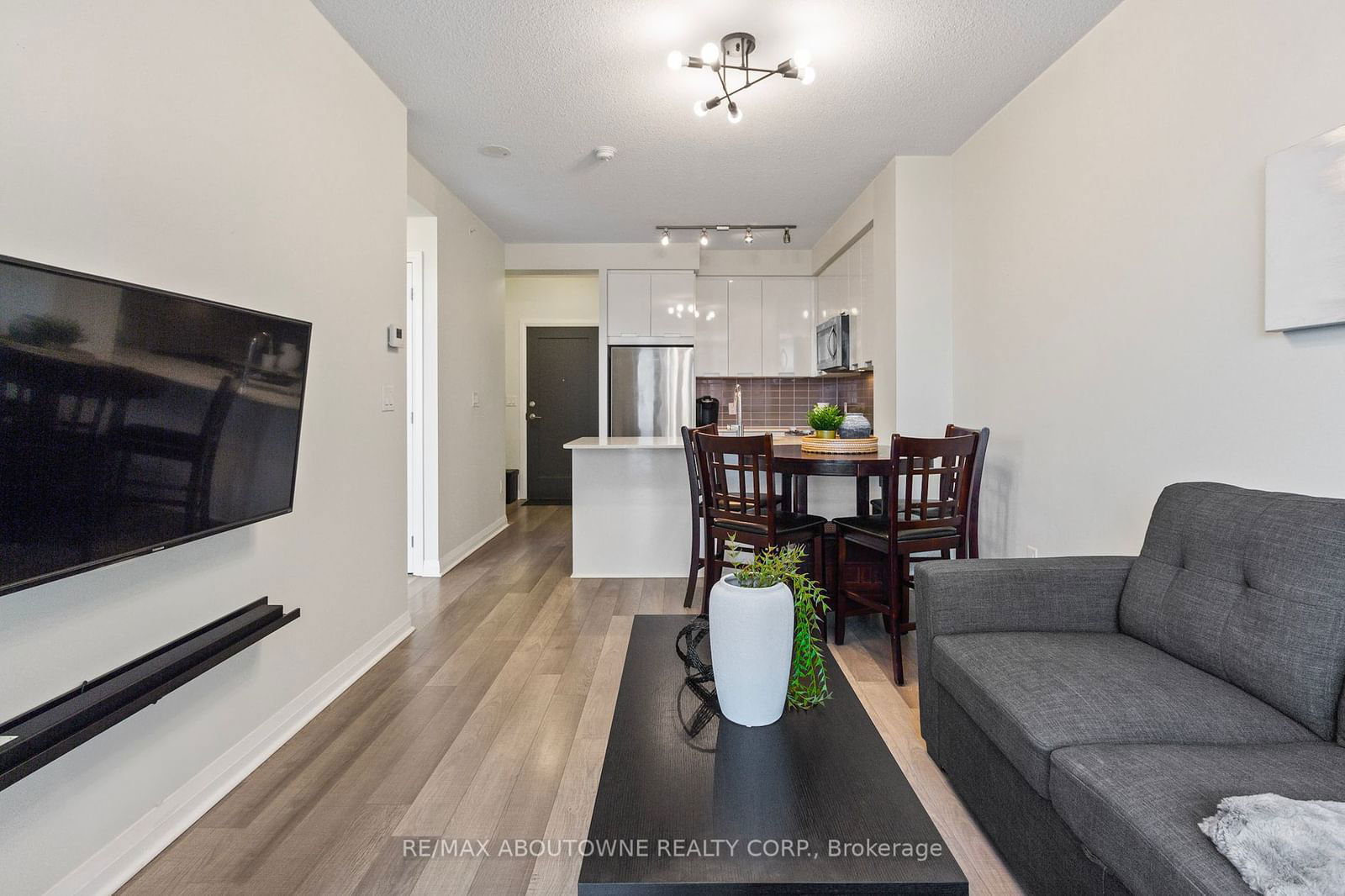 5033 Four Springs Ave, unit 1811 for sale