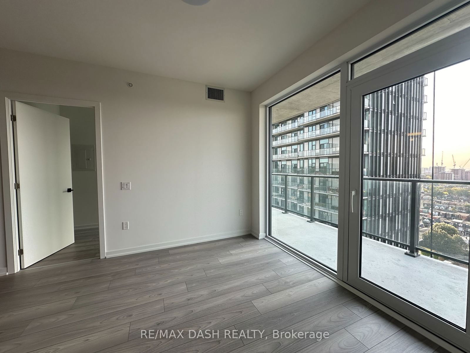 1285 Dupont St, unit 1802 for rent