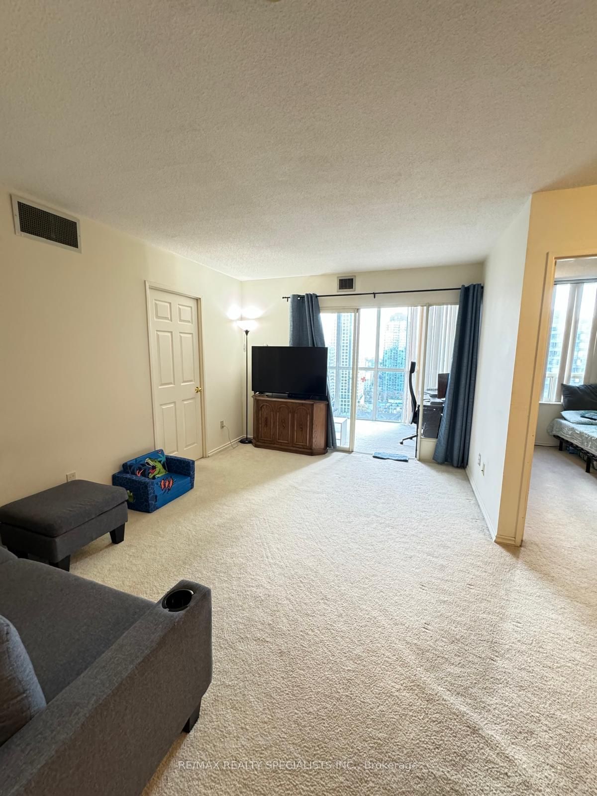 265 Enfield Pl, unit 2101 for rent