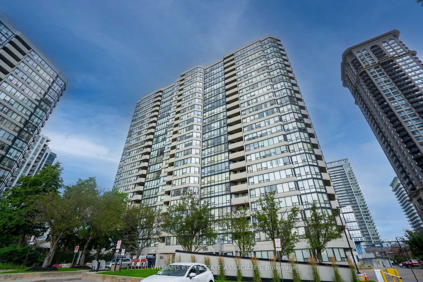 Centre I & Centre II Condos, Mississauga, Toronto