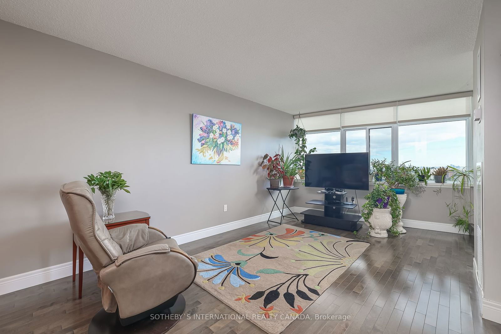 3100 Kirwin Ave, unit 2908 for sale